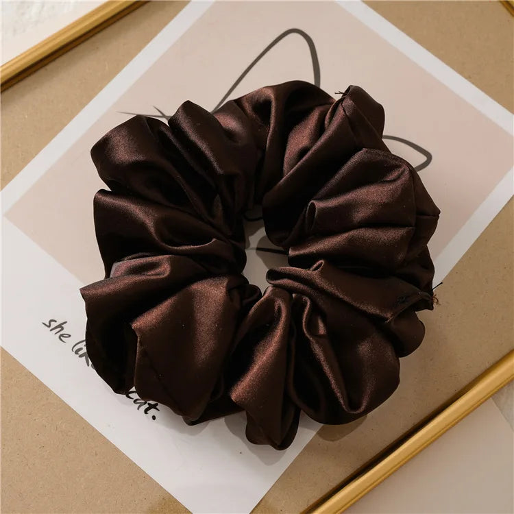 Chouchou-Scrunchie Satin Extra Large - Élastique à Cheveux Coloré Tendance 2024 - Accessoire Cheveux Femme (13cm) - ModeTrendd