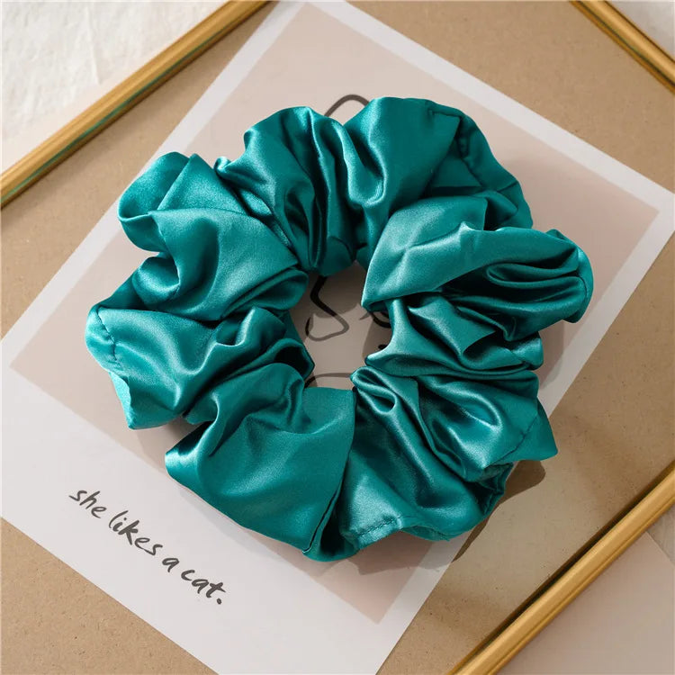 Chouchou-Scrunchie Satin Extra Large - Élastique à Cheveux Coloré Tendance 2024 - Accessoire Cheveux Femme (13cm) - ModeTrendd