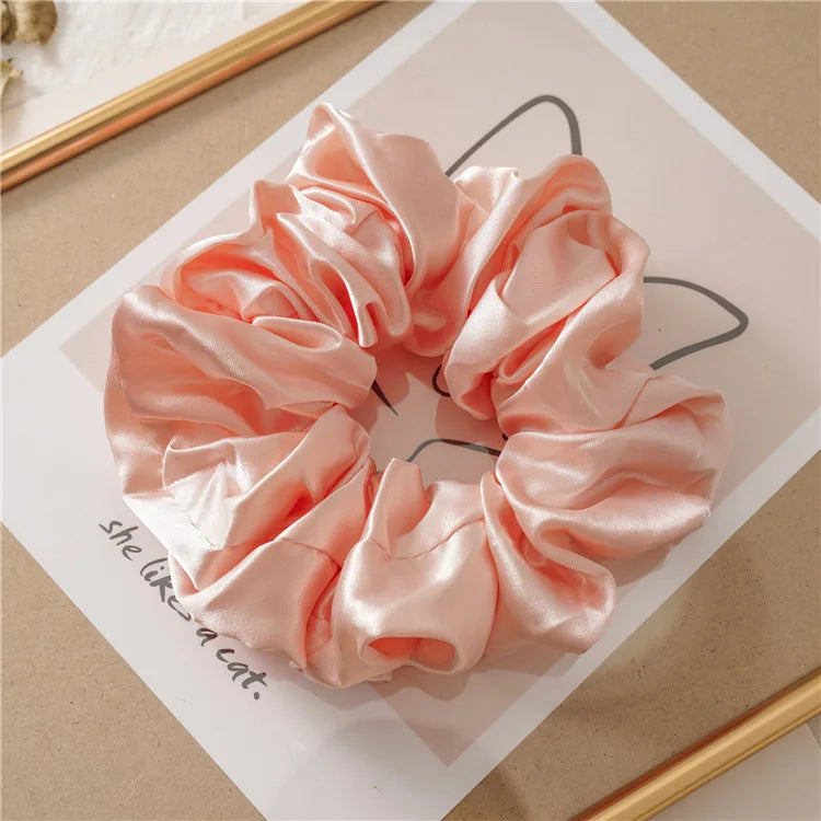 Chouchou-Scrunchie Satin Extra Large - Élastique à Cheveux Coloré Tendance 2024 - Accessoire Cheveux Femme (13cm) - ModeTrendd