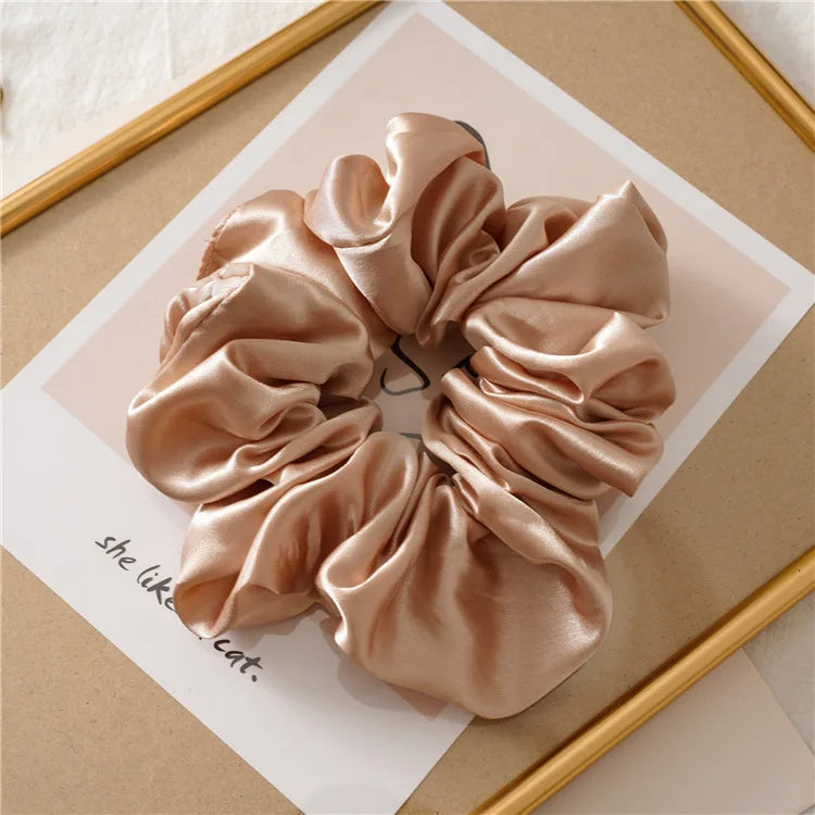 Chouchou-Scrunchie Satin Extra Large - Élastique à Cheveux Coloré Tendance 2024 - Accessoire Cheveux Femme (13cm) - ModeTrendd