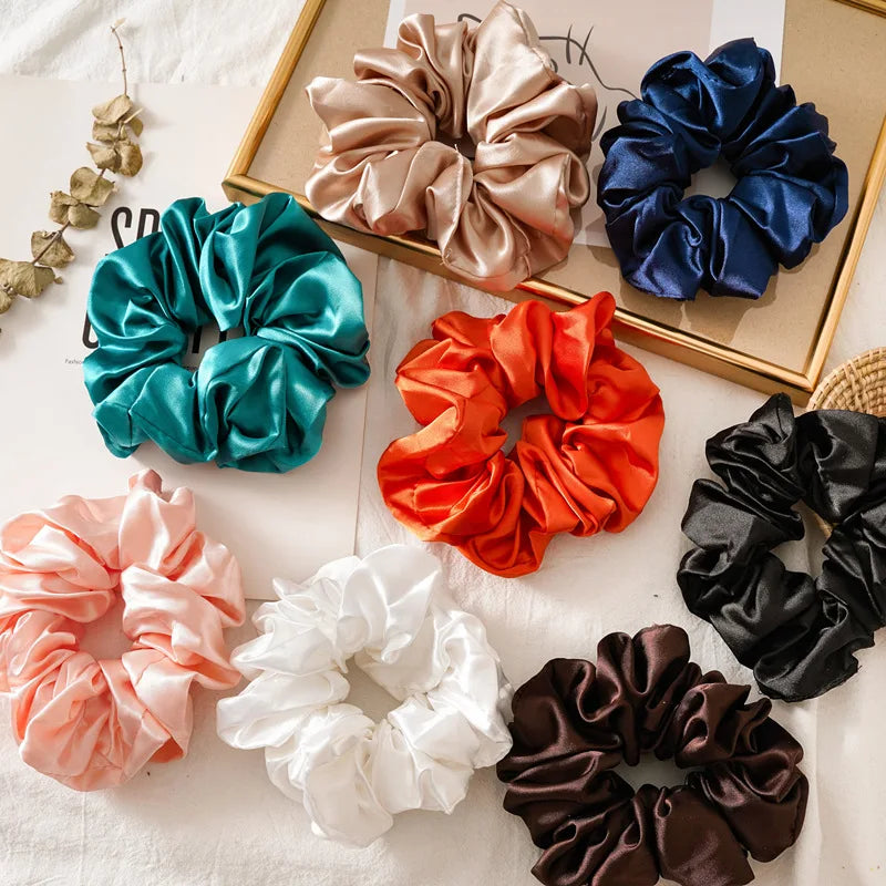 Chouchou-Scrunchie Satin Extra Large - Élastique à Cheveux Coloré Tendance 2024 - Accessoire Cheveux Femme (13cm) - ModeTrendd