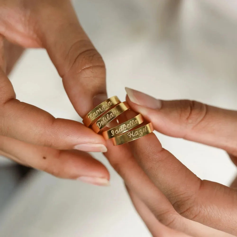 COOLTIME Bague Personnalisée Nom - Acier Inoxydable - Gravure Fine - Pour Femme/Homme - Cadeau Romantique, Mariage, Anniversaire - ModeTrendd